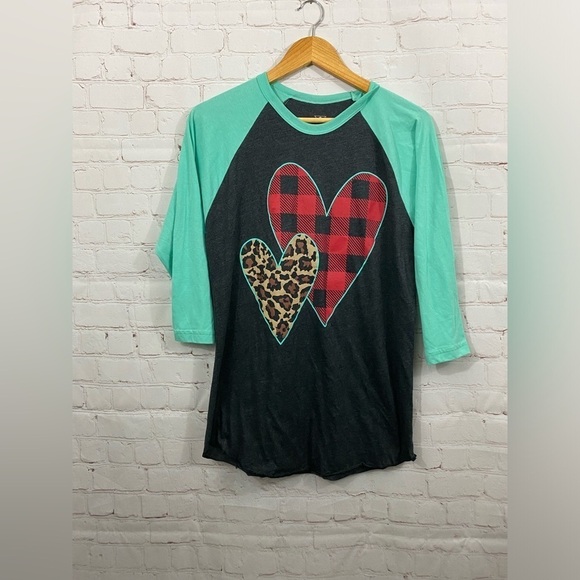 Crazy Train Leopard & Red Buffalo Plaid Heart Raglan Baseball Tee Womens Size M - Picture 1 of 5